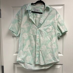Men's Green Leaf Print Button-Down Shirt